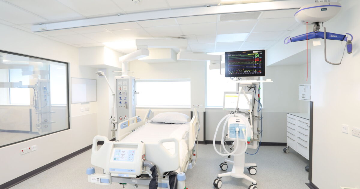 New ICU at South Tyneside Hospital Completed / P+HS Architects